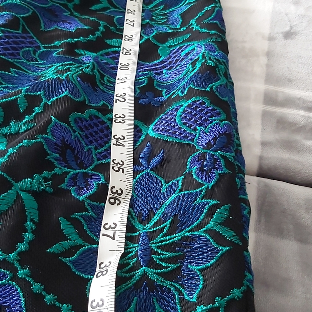 Carmen Marc Valvo dress - Picture 10 of 11